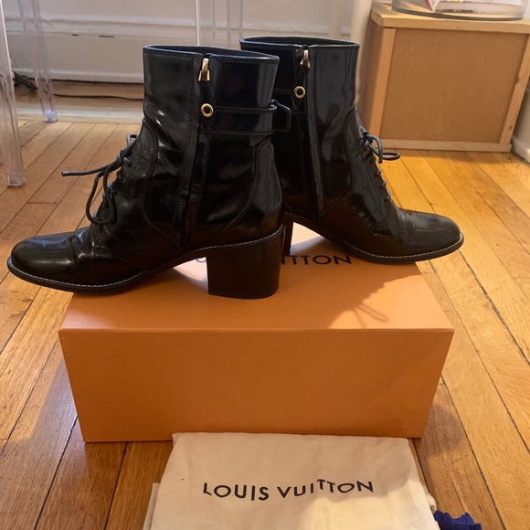 LOUIS VUITTON REPUBLIC BOOTS - Picture 5 of 13